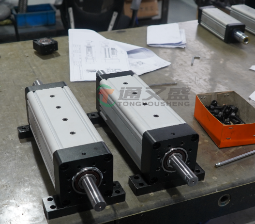 What are the requirements for selecting explosion-proof stepping electric cylinders in the chemical production industry?