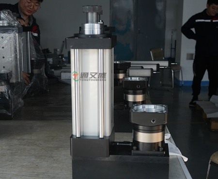 The Realization of Multi-cylinder Synchronous Control for Linear Electric Cylinders